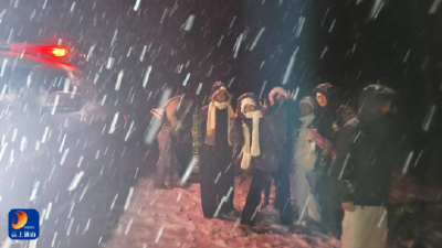 九宫山跨年夜风雪拦路，他们成了游客最安的“心”