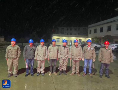 风雪中的坚守：闯王镇供电所全力保障极端天气期间用电安全