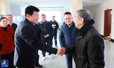 V视丨吴涛 王功辉率县四大家领导开展春节城区走访慰问活动  并督导安全生产工作