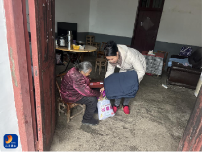 大畈镇隐水村：新春送暖意 慰问传真情