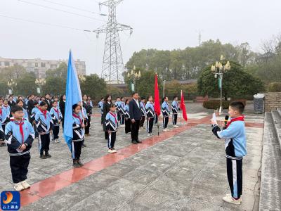 通羊一小举行“缅怀先烈 传承红色基因”清明祭扫活动