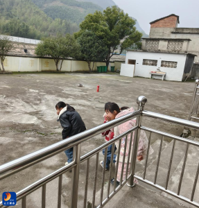 预防火灾事故，筑牢安全防火墙——慈口乡乌岩小学开展防火应急疏散演练