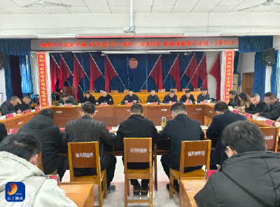 杨芳林乡：组织集体诵读《习近平与一线职工朋友们》学习活动 汲取奋进力量