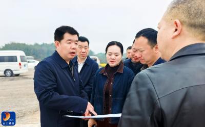 吴涛调研督导通山大道建设时强调：抢抓工期加快进度 高质高效推进建设  为通山经济社会高质量发展夯实基础、积蓄动能