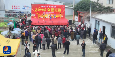 九宫山镇：文艺汇演搭舞台 相亲角里牵良缘