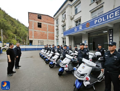 17辆新车列装入“警”！通山公安厦铺派出所再添护航新动力！