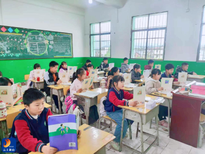 南林桥镇：“阅慢・阅读・阅通山” 全民阅读活动 书香课堂点亮阅读新风