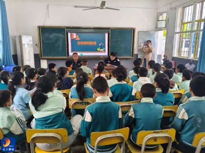 护苗成长 与法同行——大畈镇深入校园开展法治宣传教育活动