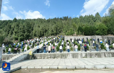 黄沙铺镇中学：缅怀革命先烈 传承红色精神