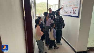 洪港镇：清明祭英烈 禁毒润童心