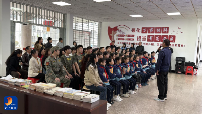 洪港镇：点验砺兵强根基 书香铸魂担使命