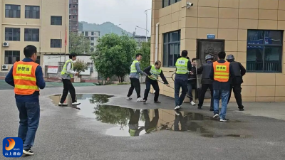 沉浸式反恐演练！通山公安为校园安全“加码”蓄力