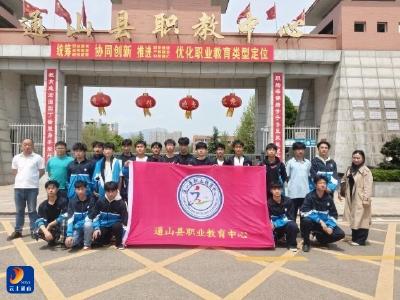 绿茵逐梦 足下青春——县职教中心足球社团侧记