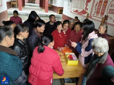 南林桥镇湄溪村：手工编织传技艺 巾帼赋能促振兴