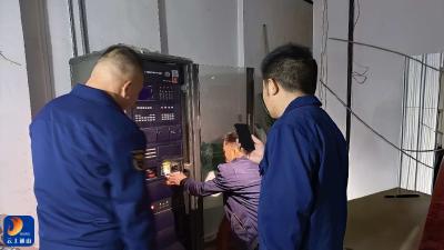 县住建局联合开展小区“飞线”充电整治