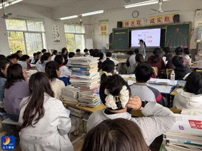 黄沙铺镇中学：双向预约送教下乡 精准赋能中考备考