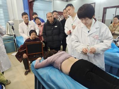 陈丽：把中医火种播在幕阜山深处