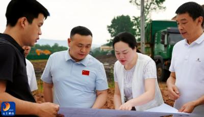 V视丨王功辉调研城区“民生路”建设工作
