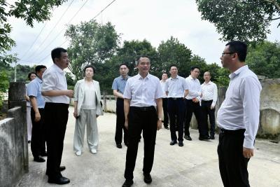 周锋到通山县调研农村基础设施建设改革试点工作时强调 着力推动农村基础设施提质增效 为农业农村现代化提供坚实支撑