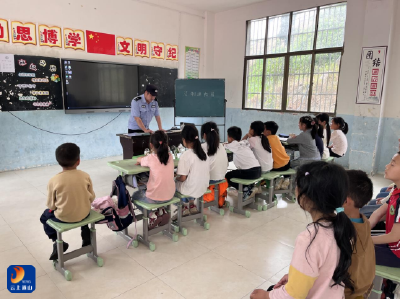慈口乡贺家小学：学法知法守法 护航青春成长