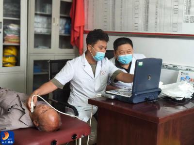 舍小家顾群众  守初心护健康——记坚守乡村筛查一线的玉素甫博士