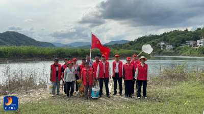 【清洁家园在行动】洪港镇：陆上万人洁城 水上泛舟清岸
