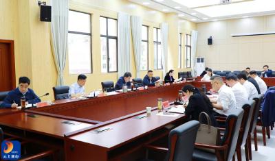 吴涛主持召开县委常委会会议