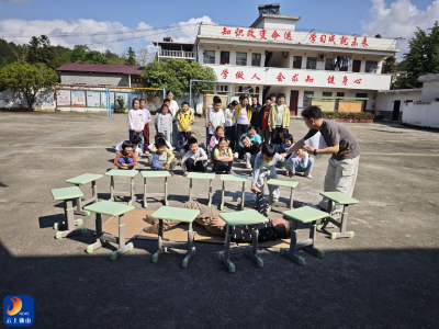 筑牢夏季防溺水防线 守护生命安全成长—— 通山县杨芳林乡遂庄小学开展夏季防溺水安全演练活动