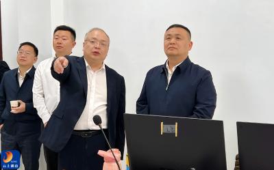 王功辉调研全县“五一”假期旅游工作时强调：守牢安全底线提升服务品质 全力擦亮通山全域旅游名片
