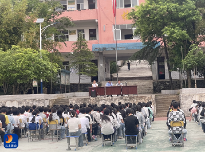 黄沙铺镇中学：开展法制教育专题讲座