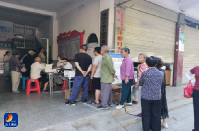 县委编办：增强村民幸福 爱心体检进乡村