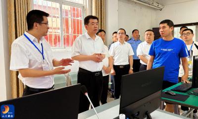 V视丨吴涛 王功辉督导检查2026年高考筹备工作 强调全力以赴做好服务保障