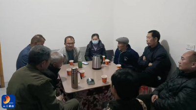 流动板凳聚民心农家堂屋话发展——黄沙铺镇各级人大代表为民释疑解难