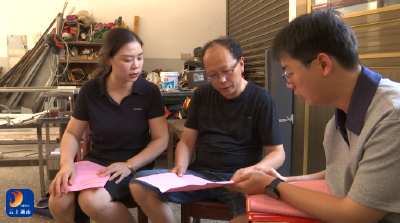 V视丨板凳上宣讲！县人社局走村串户堂屋里掰着手指算好“民生账”
