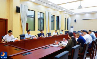 吴涛主持召开县委常委会会议