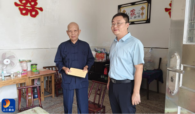 燕厦乡：七一慰问暖人心 组织关怀聚初心