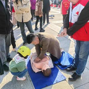 应城城中街道长湖社区：文艺演出公益活动进社区 丰富群众精神文化生活
