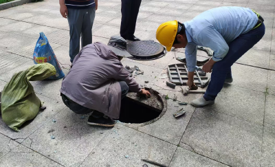 应城市水利和湖泊局：及时修复小井盖 不让窨井变“陷阱”