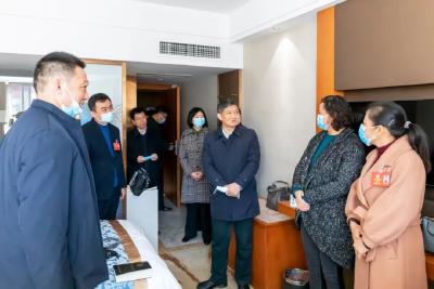【聚焦两会】安陆市领导看望政协委员