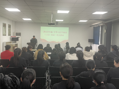 安陆市总工会开展《湖北省实施〈中华人民共和国工会法〉办法》进企业宣传活动