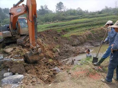 安陆市赵棚镇：维修小型水利工程保农田灌溉