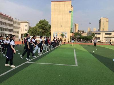 小小纸飞机 安全伴我行——安陆市实验初中举行应急纸飞机比赛活动