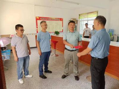 安陆市孛畈镇开展“八一”走访慰问