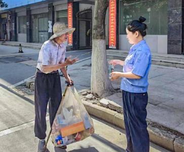 安陆市救助站开展“夏季送清凉”专项救助行动