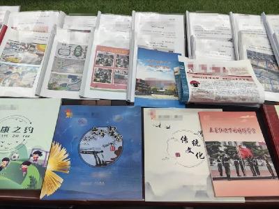 有的手抄报店铺销量高达20万单！学生、家长和老师苦不堪言……