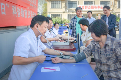 安陆市烟店镇：专家义诊到家门口