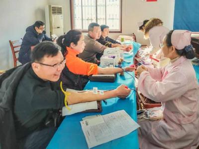 安陆市巡店镇：“四兵”齐上阵 义务献血暖人心