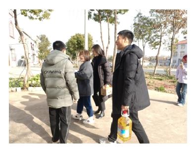 真情关怀暖人心 爱心助力求学路 ——安陆团市委联合爱心企业开展困难学生慰问活动