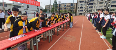 安陆市实验初中学子家校社共筑防溺水安全堤坝