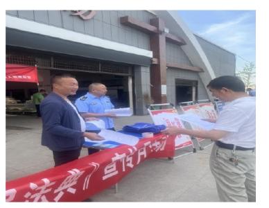安陆市巡店镇：早市“摆摊”讲民法 法治“赶集”惠民生